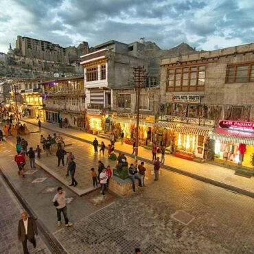 Leh Market